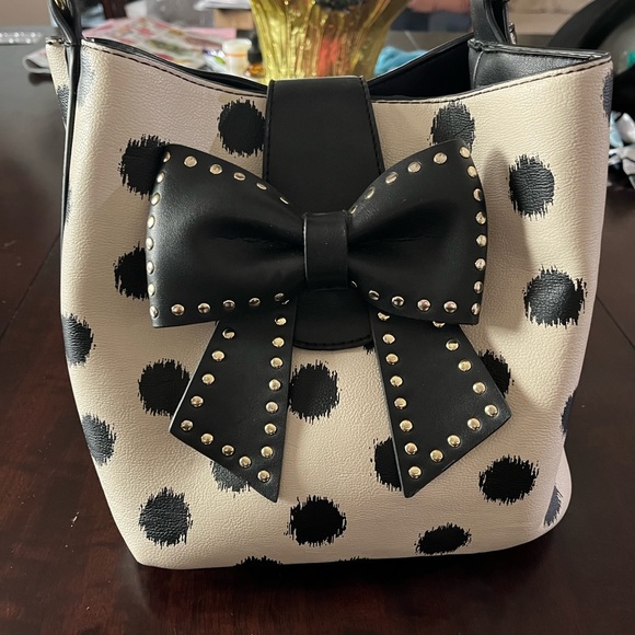 Betsey Johnson Handbags - Betsey Johnson purse
